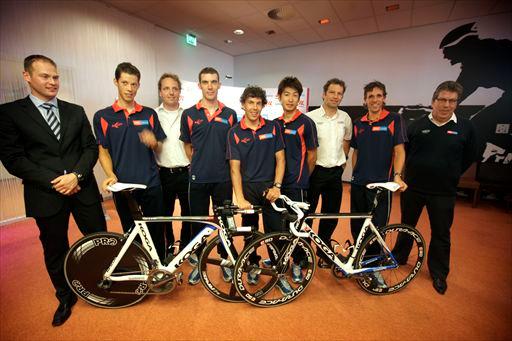 スキル・シマノのツール・ド・フランス出場メンバーたち（別府史之を含む選手5人が参加）: photo:CorVos