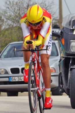 スペインチャンピオンジャージを着て走るアルベルト・コンタドール（スペイン、アスタナ）: photo:www.voltaalgarve.com