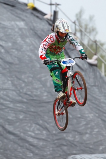 榊原爽 　11歳ガールズ 優勝: (c)全日本BMX連盟