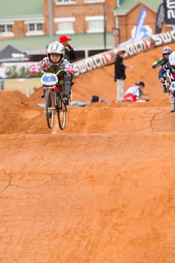 丹野夏波 　10歳ガールズ 優勝: (c)全日本BMX連盟