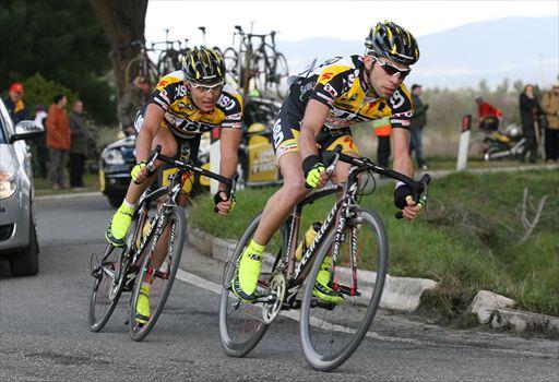 100kmに渡って逃げ続けたジョヴァンニ・ヴィスコンティ(イタリア)とアンドレー・グリブコ(ウクライナ、ともにISD)