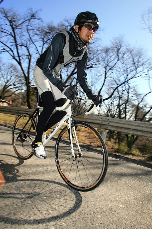 「軽量で、予想に反してコンフォートな乗り味」山本健一（バイクジャーナリスト）