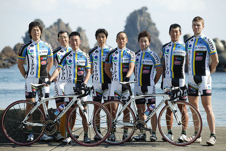 TEAM NIPPO-COLNAGO