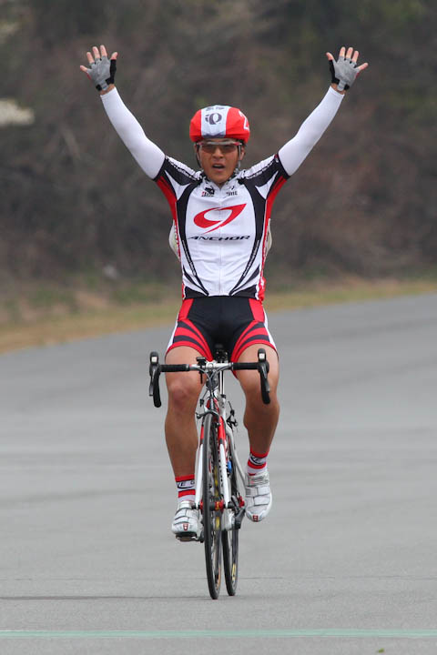 A-U ゴール、嶌田義明(チームブリヂストン・アンカー)が優勝