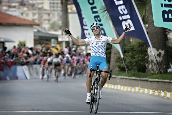 第2ステージ　昨年大会の総合優勝者ダビド・ガルシアダペニャ（スペイン、シャコベオ・ガリシア）がステージ優勝