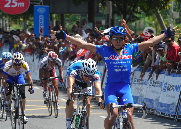 スプリント勝利を飾った西谷泰治(愛三工業レーシングチーム)