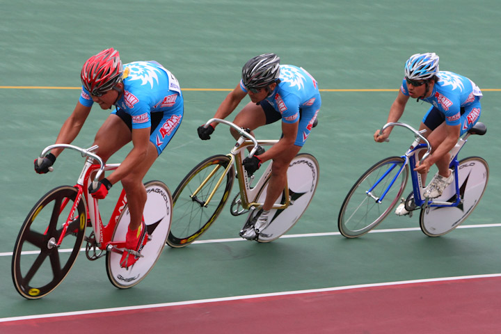 チームスプリント 1位 朝日大学(山田、尾形、高木)1'21.481