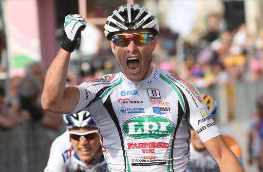 勝利の雄叫びを上げるアレッサンドロ・ペタッキ（イタリア、LPRブレークス）