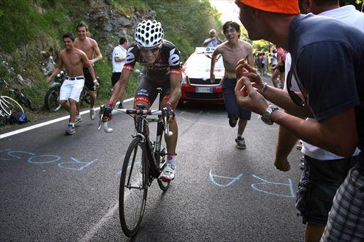 ペトラーノ峠でアタックをかけたカルロス・サストレ（スペイン、サーヴェロ・テストチーム）