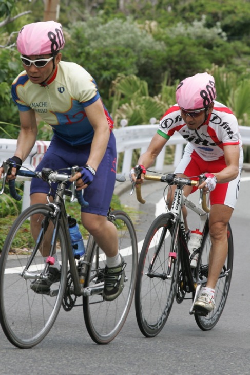 Ｓクラス。波田正之（ルマーケ・エスプレッソ）と倉本佳明（Team FITTE）の一騎打ち