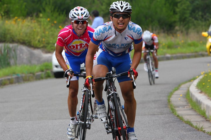 全日本選手権ロード2010ジュニア 残り4km、山本元喜（奈良北高校）がアタックし、黒枝士揮（日出暘谷高校）と攻防を繰り広げる