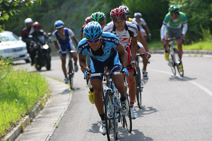 U23 ラスト4kmの上り、竹之内悠(TREK MARCOPOLO CYCLINGTEAM)がペースアップ