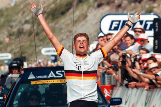 1997年にアンドラ・アルカリスを制したヤン・ウルリッヒ(ドイツ)、同年ツール総合優勝