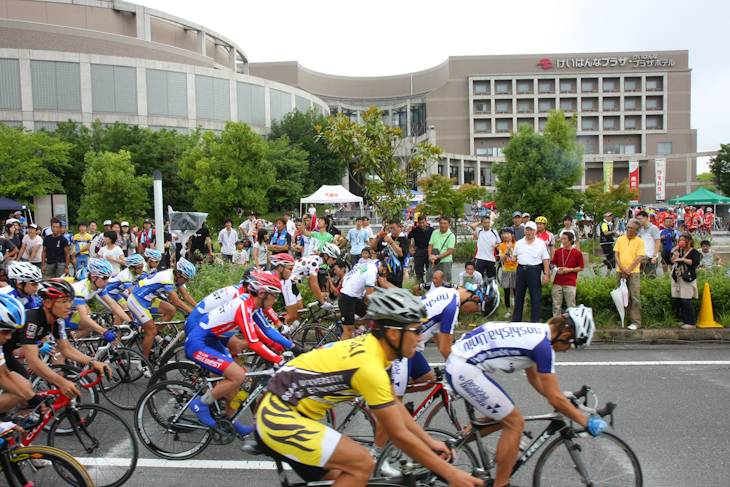 けいはんな学研都市内の2.36km周回コースを回る