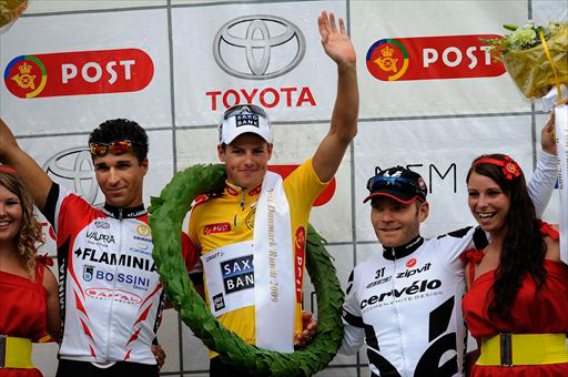 最終表彰台、ヤコブ・フグルサング（デンマーク、サクソバンク）が大会連覇