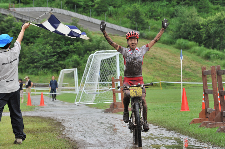 エリート女子優勝　片山梨絵（SPECIALIZED）