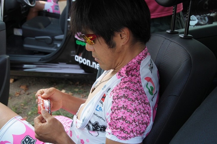 レース前の宮澤崇史(EQA・梅丹本舗・グラファイトデザイン)