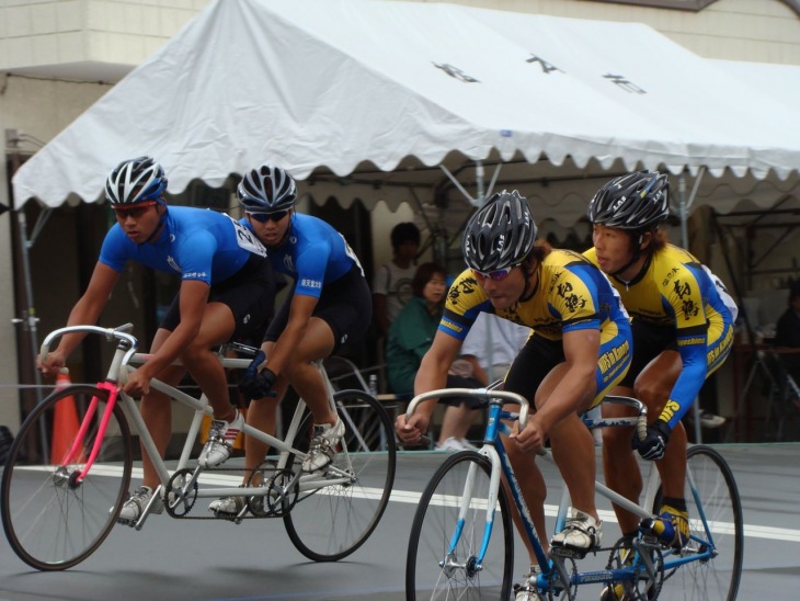 二人乗り自転車で競うタンデムスプリント