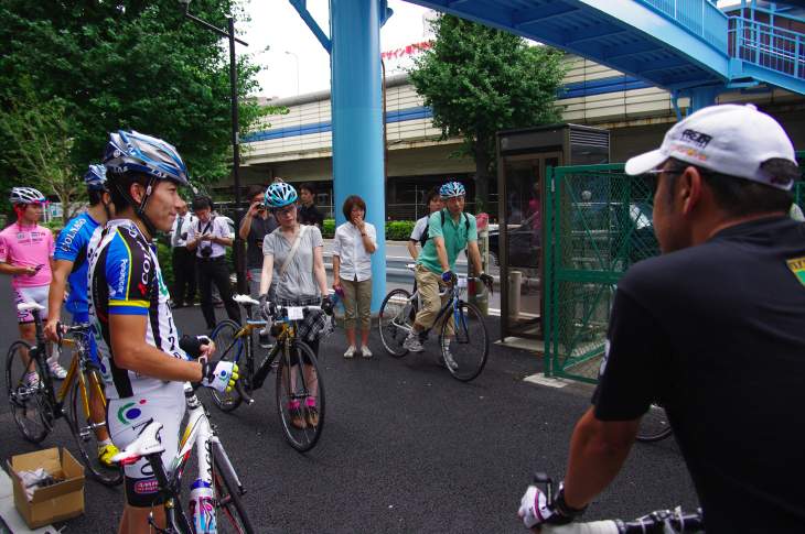 試乗前に簡単な説明と諸注意などが行われます