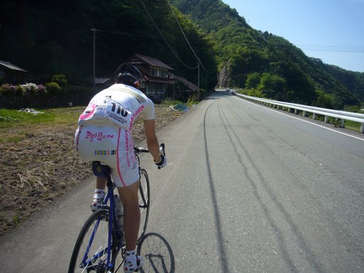 都川あたりの登り道