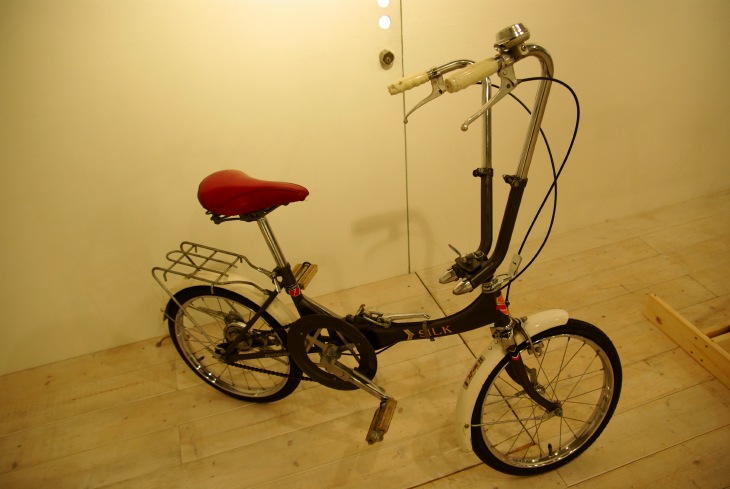 日本の折りたたみ自転車の元祖とも言えるボーダーシルク。今の小径車にはない、細やかで特徴的な各部に魅かれます