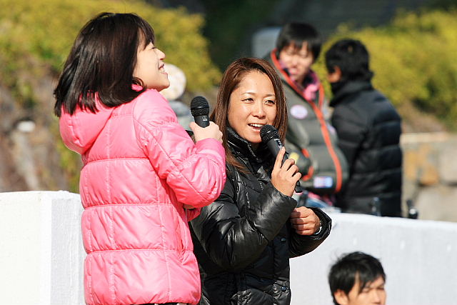 レース解説はオリンピック代表で元プロレーサーの沖美穂さん