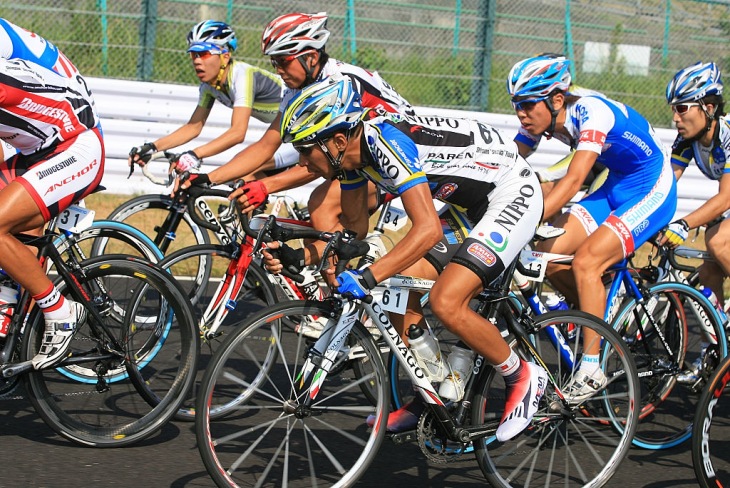 鈴鹿国際ロードレース2009での一コマ。真鍋が今も日本トップクラスのレースで走れるのは不断の努力の賜物だ