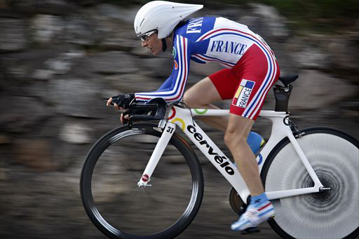 過去に4回優勝している50歳のジャンニ・ロンゴ（フランス）は驚きの10位