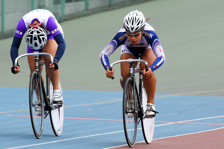 女子エキシビション　スプリント　石井寛子（スーパーKアスリートラボ）と前田佳代乃（鹿屋体育大学）