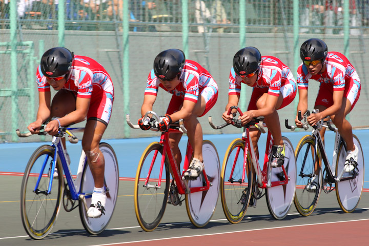 4km団体追抜競走 2位の岐阜 (横関、高橋、井関、矢野)