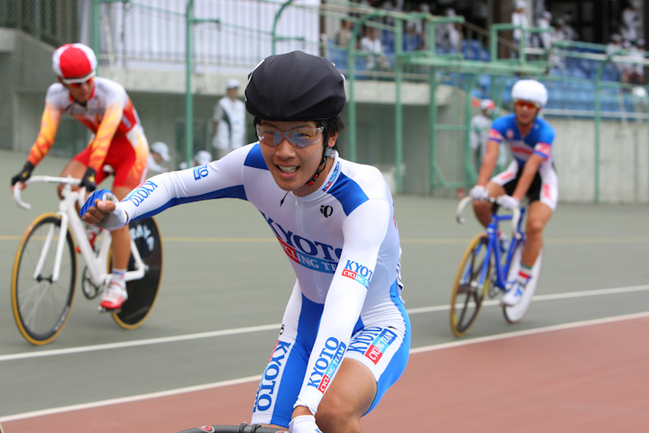 少年ポイントレース 優勝の大中巧基(京都 北桑田高)