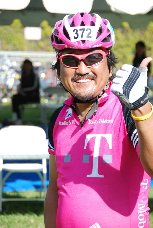和製ウルリヒ荒木さん、100マイルを走り切りこの笑顔!