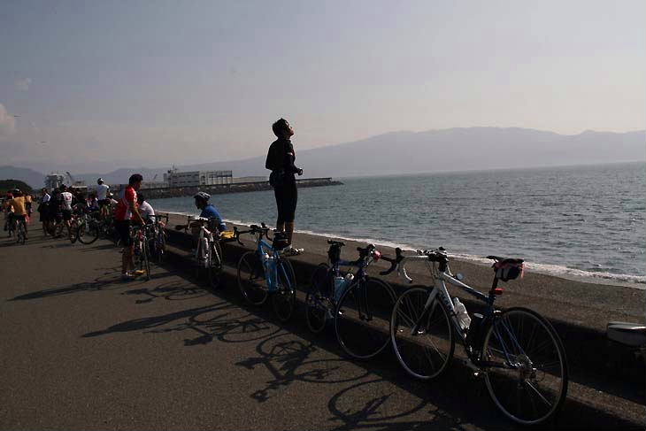 ついに千本浜公園に到着。駿河湾を臨む