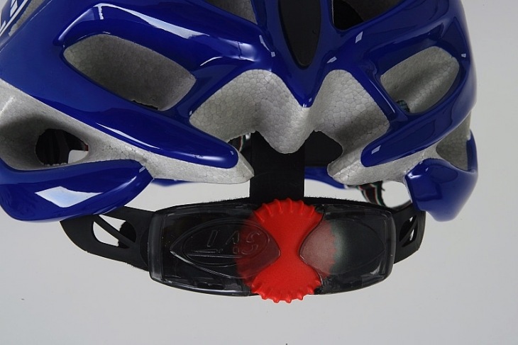 LAS VICTORY フィット感の高いレーシングヘルメット - 製品インプレッション | cyclowired