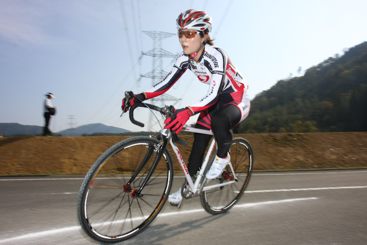 CL1 レース序盤から先頭に出る森田正美(チームブリヂストン・アンカー)