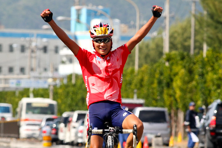 ジュニア国際レース 130km優勝のチョイ・キーホー（香港）、2位以下に3分以上の大差で圧勝