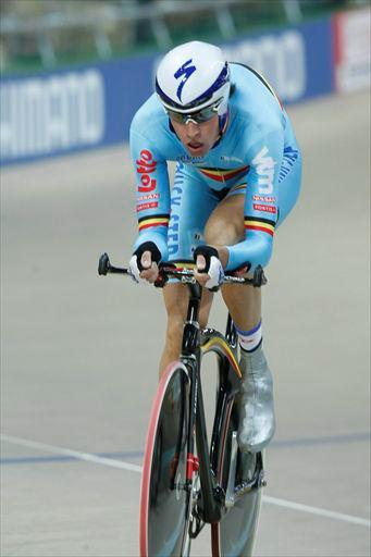 トラック世界選手権個人追い抜きで銅メダルを獲得した長身のドミニク・コルニュ（ベルギー）
