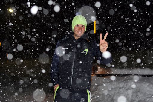 雪の中で笑顔を見せるイヴァン・バッソ（イタリア、リクイガス）