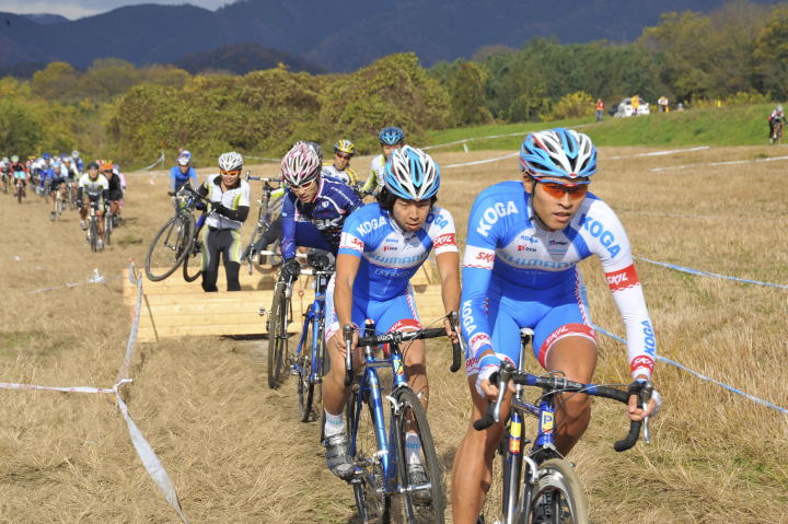 C2・阿部嵩之（シマノレーシング）と村上純平（シマノレーシング）