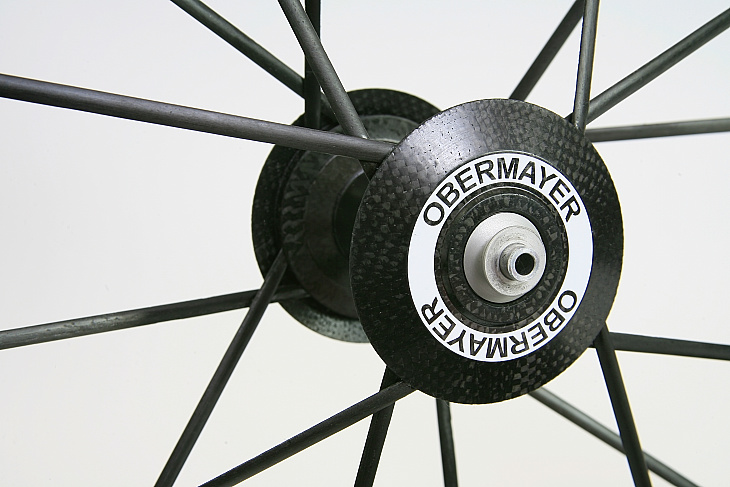 ライトウェイト OBERMAYER GIIIのフロントハブ部。「OBERMAYER」のロゴでSTANDARD GIIIと区別できる