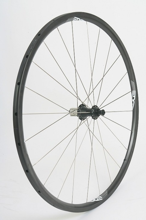 EDGE 25rim SOULKOZAKハブを用いて組み上げた状態の後輪