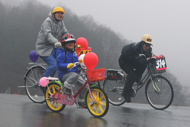 シティサイクルマラソンはママチャリで競うイベントだ（写真はイメージ:全日本ママチャリグランプリより）