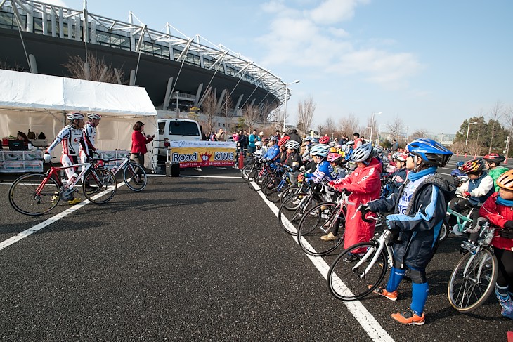 子どものための自転車ロードレース大会「ロード・トゥ・キング」