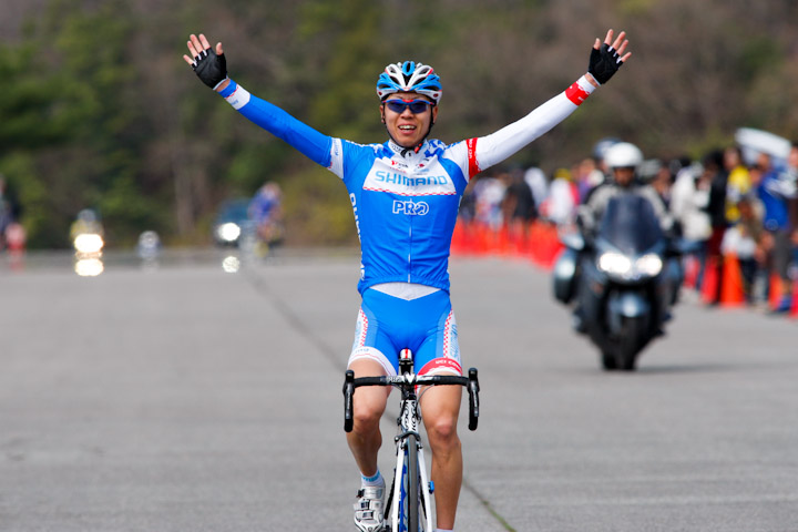 A-E 畑中勇介(シマノレーシング)が圧勝