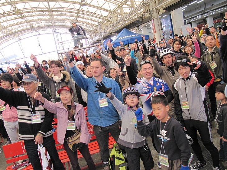 豪華賞品目指し、ジャンケン大会だ!