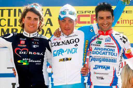 表彰台、左から2位フェラーリ（デローザ・スタックプラスチック）、優勝ガヴァッツィ（コルナゴ・CSFイノックス）、3位ロッド（アンドローニ・ジョカトーリ）