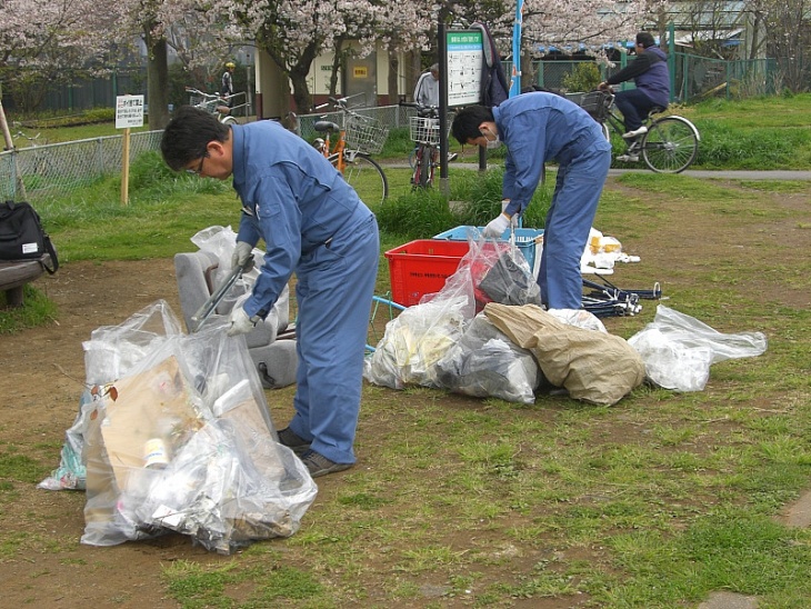 集めたゴミは調布市の皆さんが処理してくれる