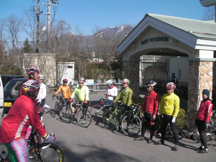 2日間のスタートを前に集合ブリーフィング