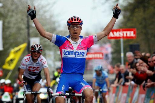 2008年のアムステル・ゴールドレースで優勝したダミアーノ・クネゴ(イタリア、ランプレ)