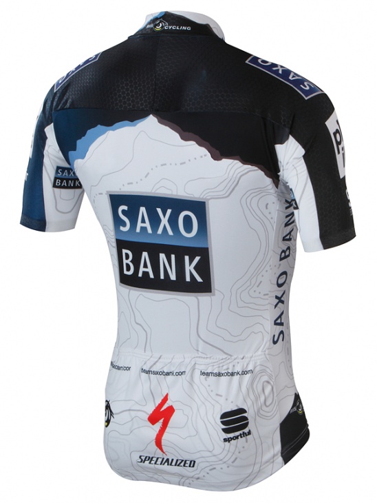 SAXO BANK PROジャージ　肩から袖の部分は一体化したシームレス構造となる